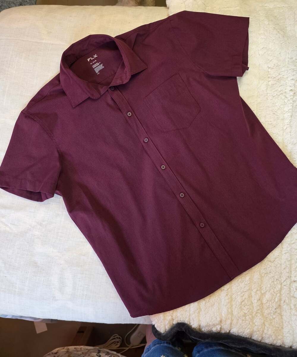 FLX Men's XL Slim Short-Sleeve Button-Down Performance Shirt Burgundy